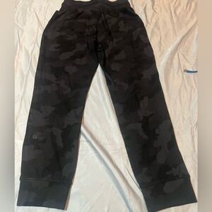 Lululemon Pant Size 4. Camo Multi Black/Grey.